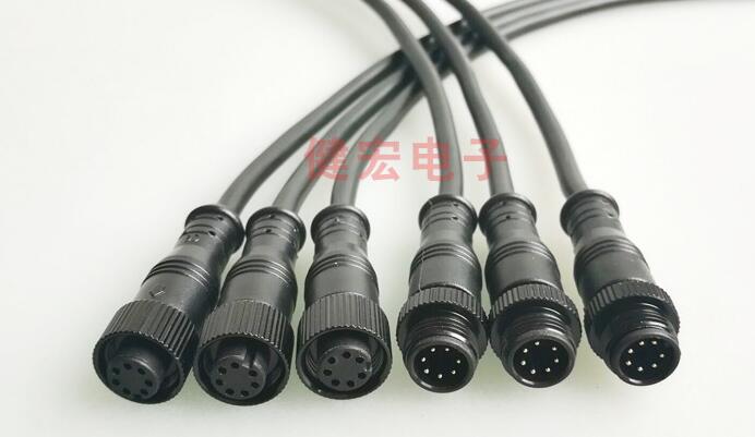 配套使用電源防水插頭，安全系數(shù)會(huì)更高?