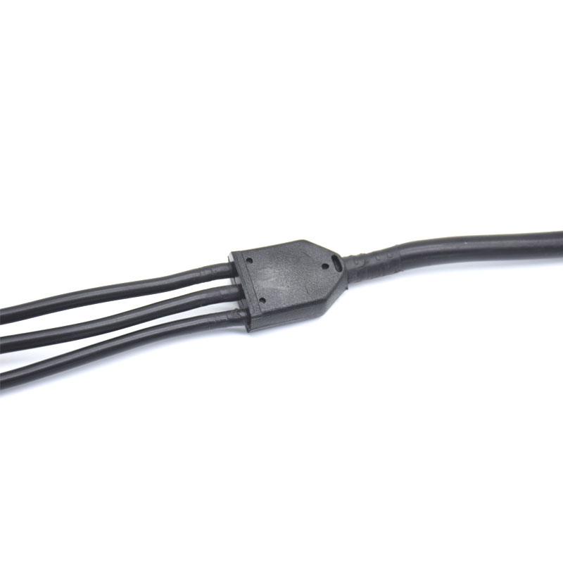 防水插頭應(yīng)該怎樣前進出產(chǎn)的技能含量