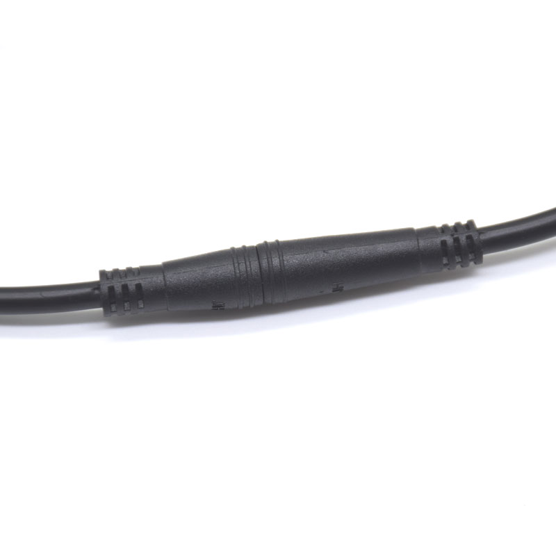 防水插頭廠家應(yīng)提升防水能力